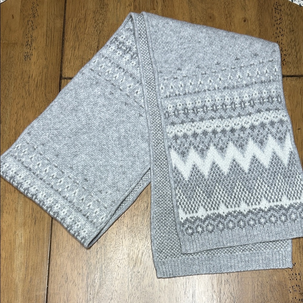 Vineyard Vines tonal fairisle scarf- light heather gray